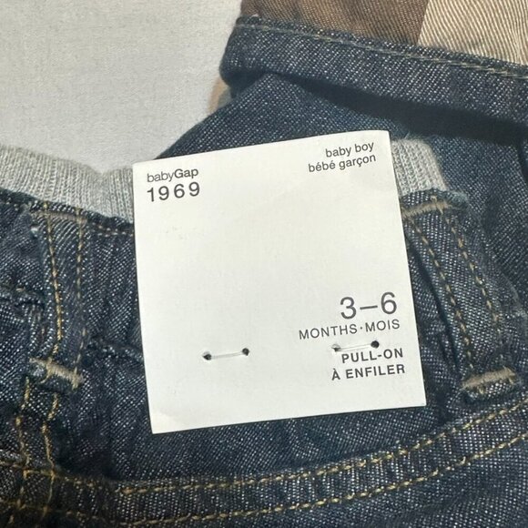 GAP - NWT baby denim jeans. Size 3-6 months - Picture 3 of 5